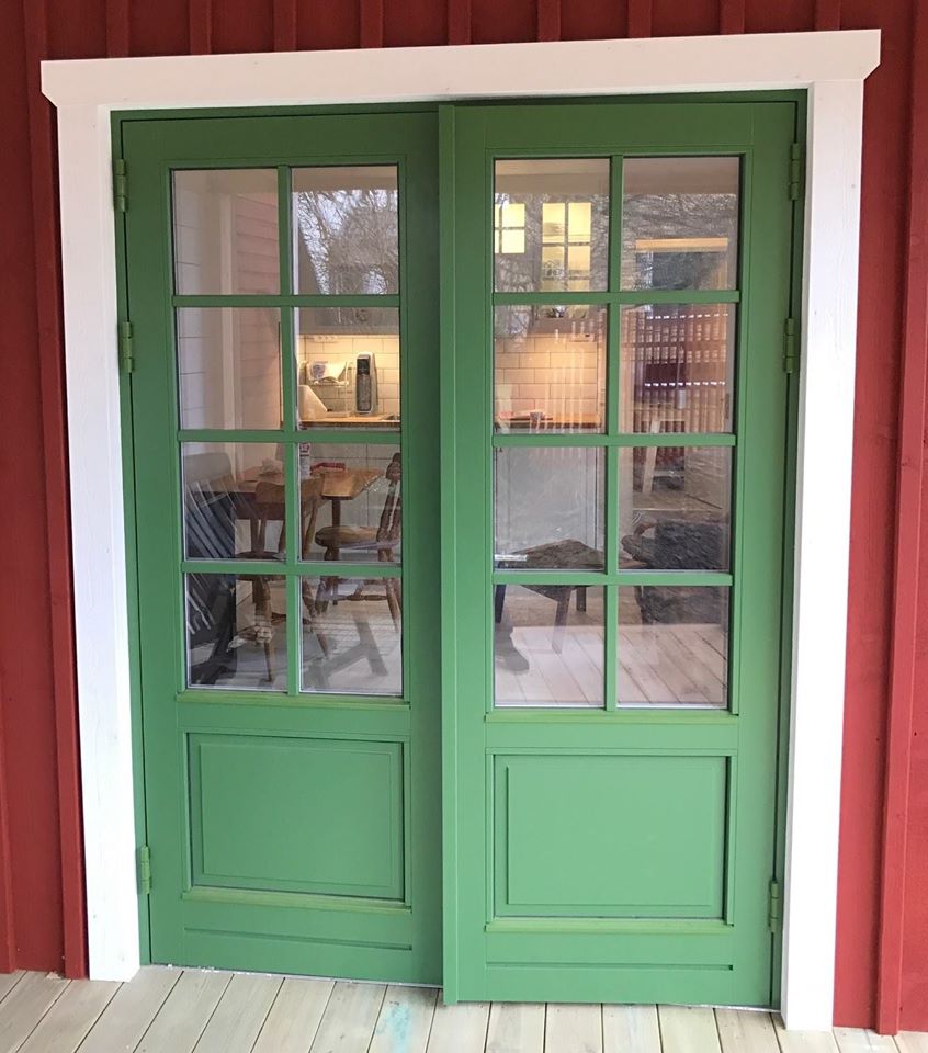 Combi altandörr m fast spröjs från utsidan RAL 6010 Combi altandörr med fast spröjs och panel