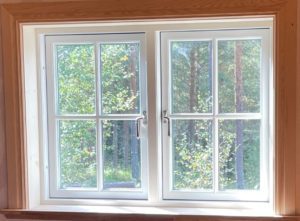 Fönster V21 2-glas sidohängt m Björkö handtag o fast spröjs V21 2-glas sidohängt m Björkö handtag o fast spröjs