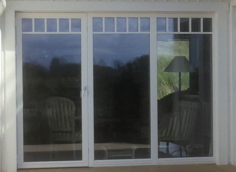 SW17 3-glas altandörr m fasta sidoljus med extra trä uppe nere och fast spröjs SW17 3-glas altandörr m fasta sidoljus med extra trä uppe nere och fast spröjs