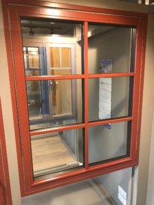 SW17 3-glas topswing med fast spröjs SW17 3-glas topswing med fast spröjs