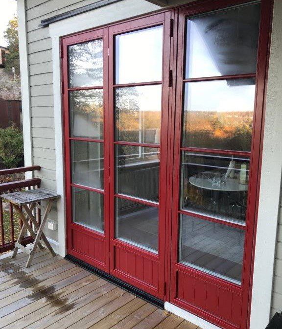 SW17 altandörr 3-glas med fast sidoljus och liten panel SW17 altandörr 3-glas med fast sidoljus och liten panel