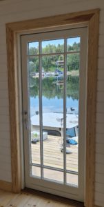 V12 Combidörr från insidan med fast spröjs V12 Combidörr från insidan med fast spröjs